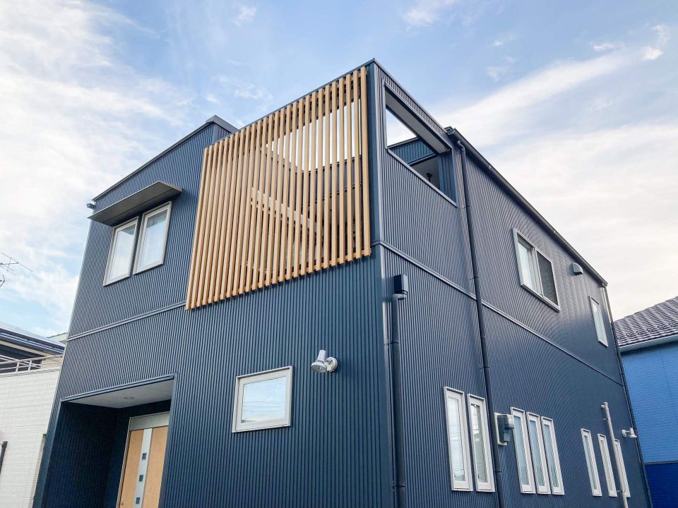 窓シャッターが守る住まいの安心と快適性修理とメンテナンスの全知識