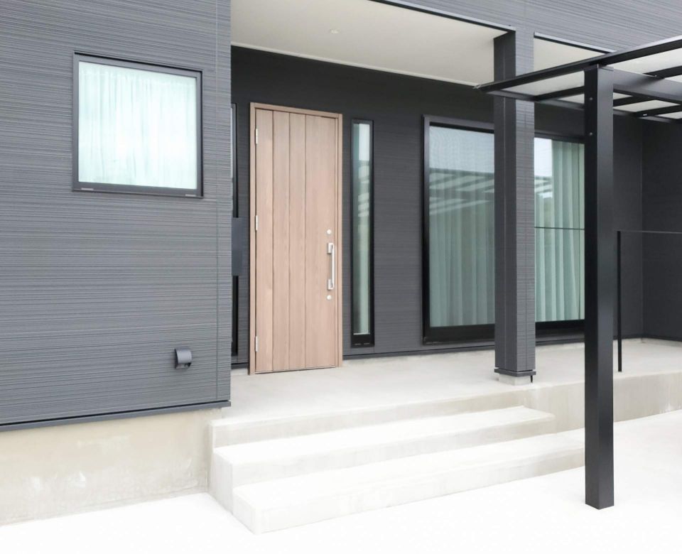 雨戸シャッターが守る家の安心と快適性長持ちのための正しい点検と修理とは